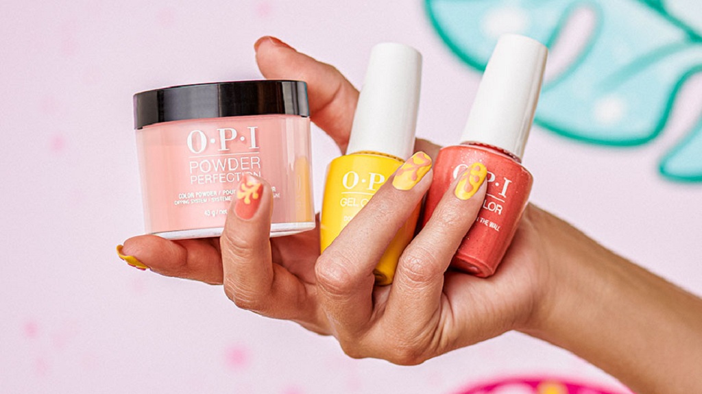 Differences between OPI dipping powder and gel nails